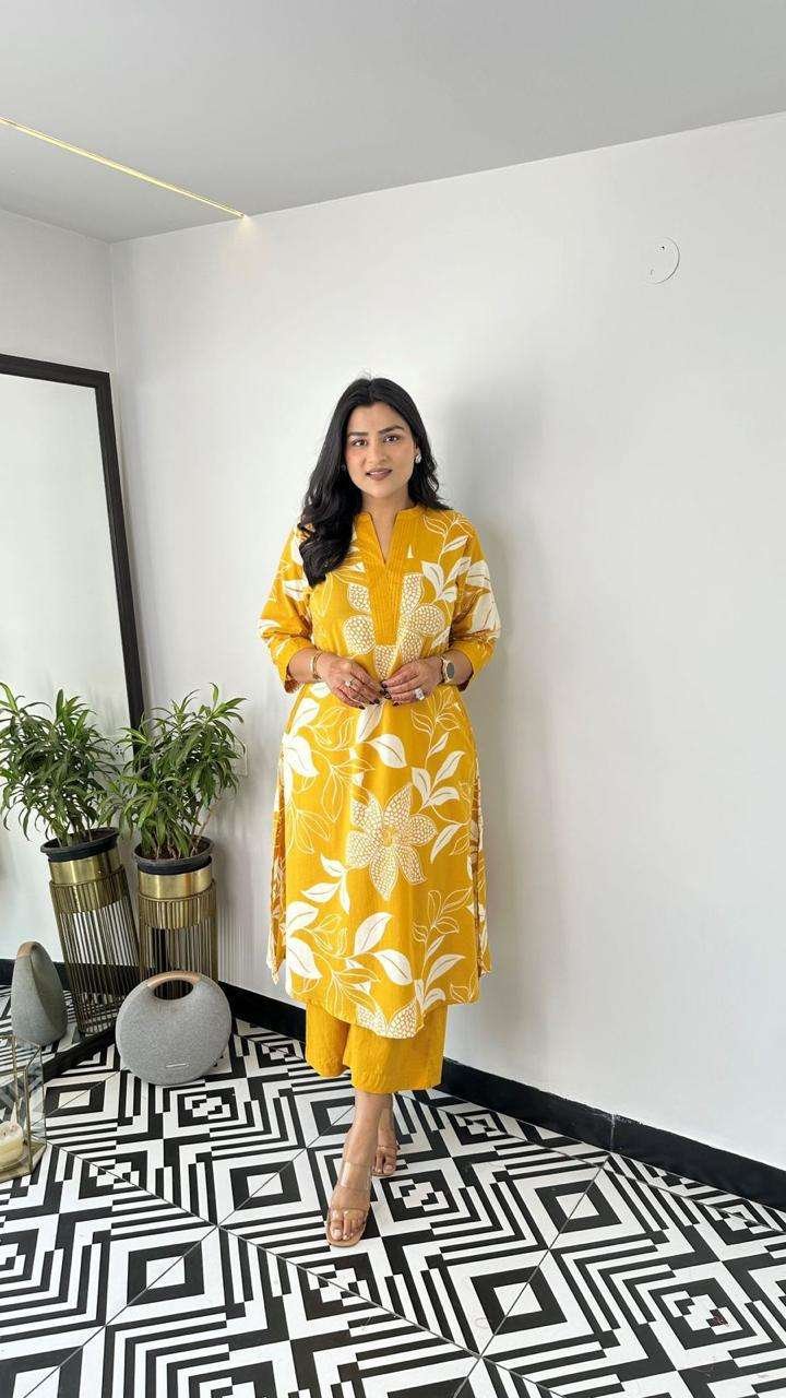 Women's Cotton Floral Printed Straight Kurti With Pant Set - Image 2