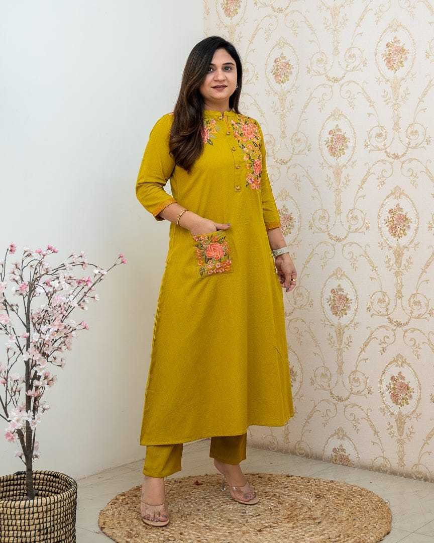 Women's Cotton Printed Straight Kurti With Pant - Image 2